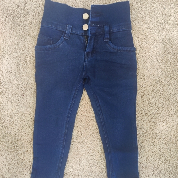 Dark Blue Jeans, light weight, NWT, Size 2 to 6 little girls available, Stretchy - Picture 3 of 4